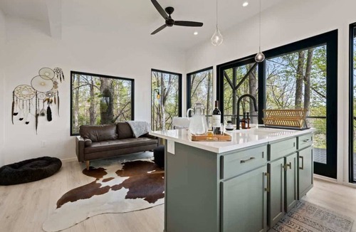 Alexander House | Blue Heron Hideaway at French Broad River Farms
