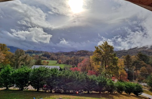 Cherokee House | Blue Mountain Cottage near Deep Creek Campground