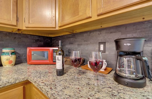 Blue Ridge Cottage | Blue Ridge Getaway w/Hot Tub & Seasonal View!