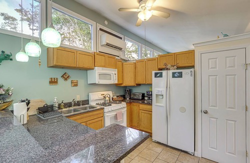 Asheville Apartment | Blue Ridge Retreat w/Deck: Hike, Sip & Explore!