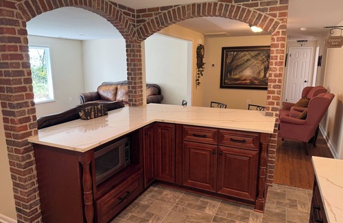 Bluemont House | Bluemont home just minutes to wineries, breweries, hiking and more!