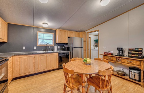 Bronston House | Boat, Fish, Hike & Explore: Cozy Home in Bronston
