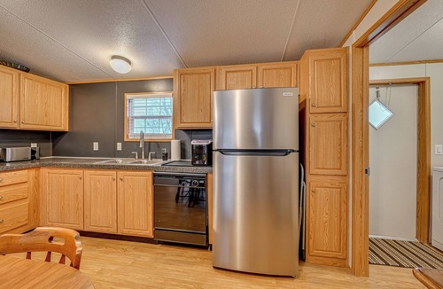 Bronston House | Boat, Fish, Hike & Explore: Cozy Home in Bronston