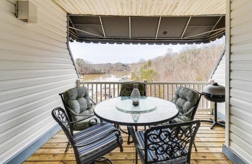 North Shore House | Boat & Relax on Smith Mountain Lake! Bright Condo