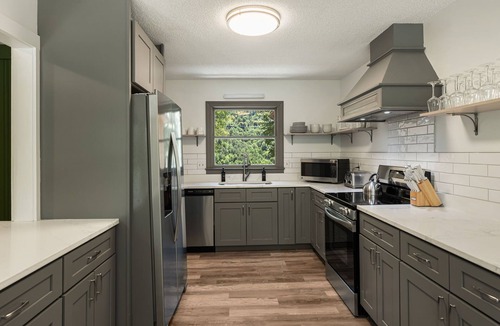 Leicester Cabin | Bobwhite Hill by CM | Large Home w/Pool, Sports Court, & Mountain Views