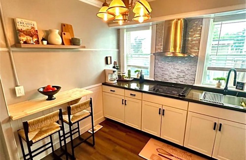 Pawtucket Apartment | Boho Breeze Romantic stay by UHome