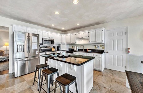 Moneta House | Book 6/20-6/27 and Save $1000! - PROMO CODE: SAVEBIG 16' of Water @ Full Pond! 3 Bedrooms, 1 Flex