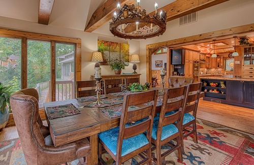 Maggie Valley Cabin | Book Now for 2026~ Luxury Lodge ~ Creek & Mountain View