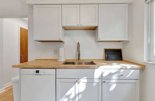 Westwood Apartment | Botanical Beautiful; Pet Friendly; 6 Miles to UCMC. Perfect For Long Term Stays