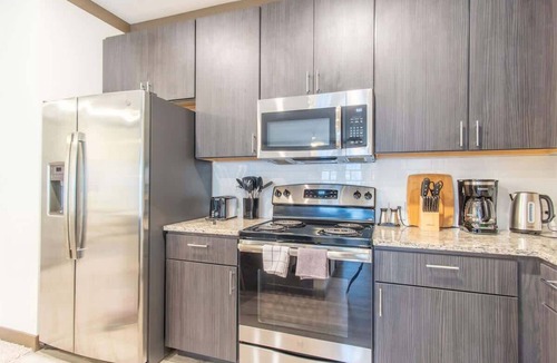 Middletown Apartment | Boulevard Stays Charming 2BR, Parking