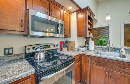 Taylorsville House | Bourbon Country Escape! Spacious Home w/Fire Pit