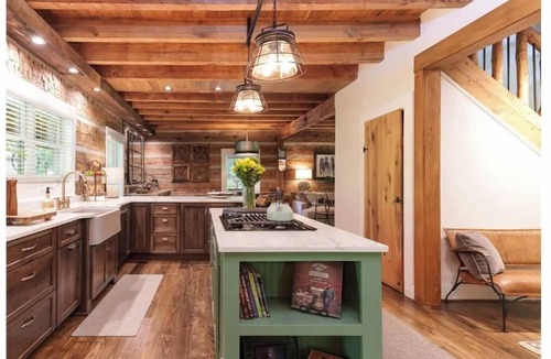 Waddy Cabin | Bourbon Trail Luxury Cabin; 4BR, 32 acre Estate, 20 minutes to Buffalo Trace