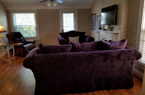 Columbus House | Boutique suite in Historic Downtown Columbus, Indiana