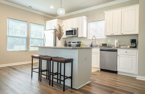 Paw Creek House | Brand New 3BR - Patio - Fast WiFi+Workspace - Near Airport & Whitewater Center