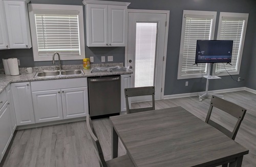 Big Creek House | Brand New Floating Home on Norris Lake : Sleeps 12 : Swim, Grill & Relax! #3