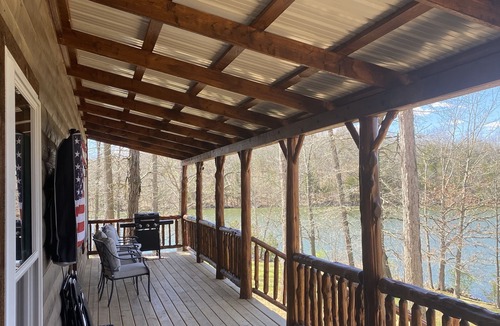 Corinth Cabin | Brand New Lakefront Cabin with hot tub close to Ark Encounter