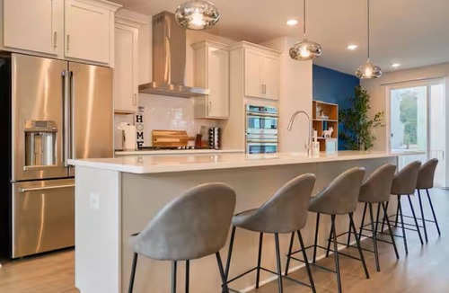 Upper Marlboro House | Brand-New- Rooftop Luxe 4BR/5BA, 15 Min to DC+ MGM