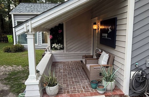 Trent Woods Apartment | Brand New Studio in a quiet neighborhood with Private parking.
