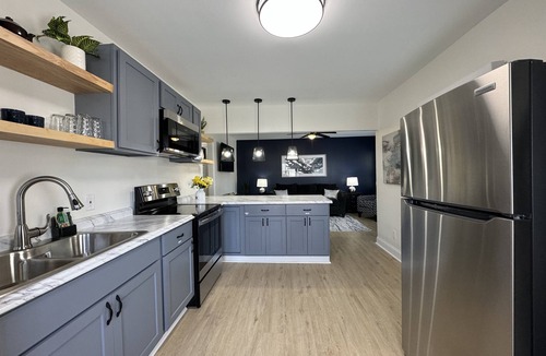 Mount Berry House | Brand New w/2 King beds- Large fenced yard