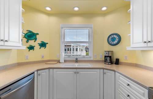 Holden Beach House | "Breathe EZ" - Oceanfront Home, 4 Bedrooms/3.5 Bathrooms