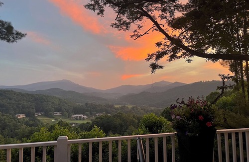 Boone House | Breathtaking View of Grandfather Mountain-Boone/ASU/Blowing Rock/Hound Ears Club