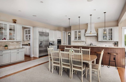 Edinburg House | Breathtaking Views Farmhouse Estate on 3 levels w/nearby activities year-round.
