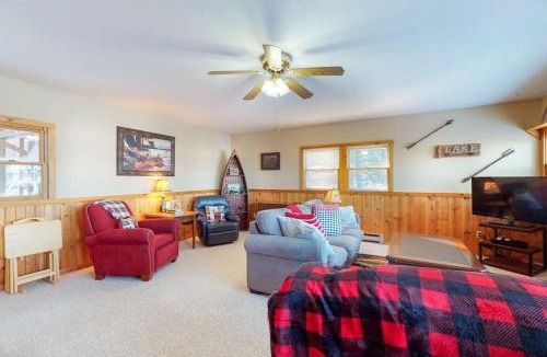 Phelps House | Briar's Hideaway