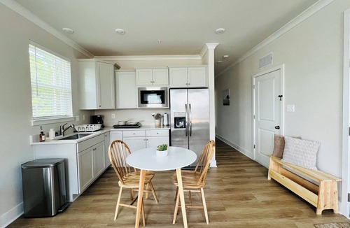 Waldorf Apartment | Bright, Airy & Modern 1BR with King Bed & Free Parking