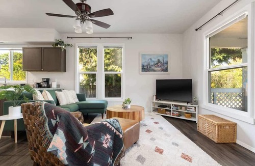 Centralia Apartment | Bright Boho Retreat | 2BR w/Natural Light & Cozy Vibes