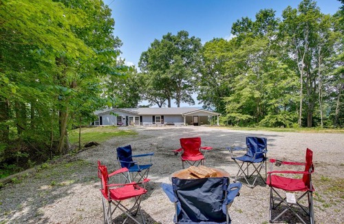 Byrdstown House | Bright Byrdstown Home w/Views of Dale Hollow Lake