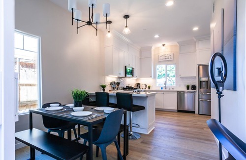Imperial Beach House | Bright Modern Family Getaway W/King Bed & Grill