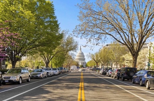Near Northeast Apartment | Bright + Private Capitol Hill Retreat King Bed Free Parking Permit