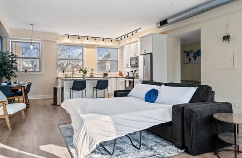East Liberty Apartment | Bright & Upscale|King Bed|Free Parking w/Workspace
