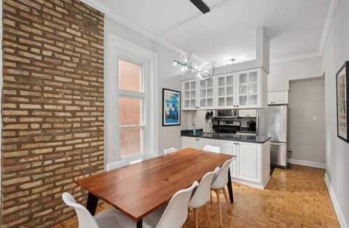 Near North Side Condo | Brilliant Downtown Chicago 3-Bedroom Condominium