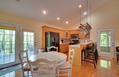Byrdstown House | Bring Your Boat! 'All Decked Out' Byrdstown Home