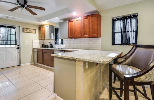 Lexington House | Bring Your Pets! Getaway 1 Mi to Uptown Lexington