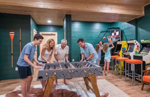 Massanutten House | Brookstone Cabin | Luxury Cabin Retreat