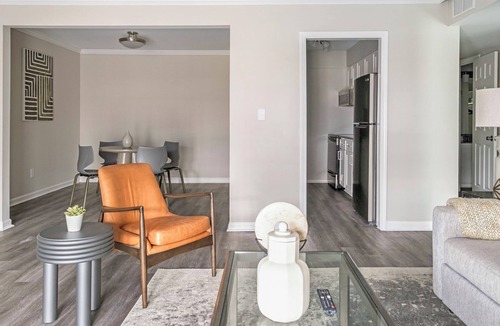 Homewood Apartment | Brookwood 2BD 2 - Two Bedroom Apartment, Sleeps 4