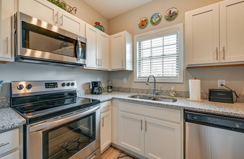 Brownsville Apartment | Brownsville Vacation Rental Near National Park!