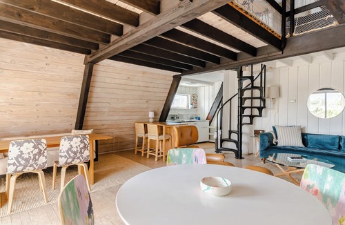 Wimble Shores House | Bubba's Cottage, Charming Oceanfront A-frame 2-min walk over dunes to beach