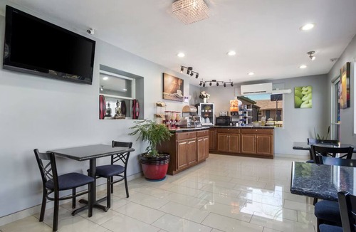 Salem Hotel | Budget-friendly Accommodations at Knights Inn & Suites Salem! Free Parking