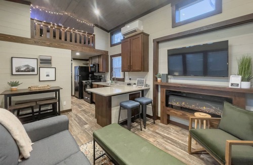 Monteagle Cabin | Bungalow by the Falls at The Retreat at Deer Lick Falls