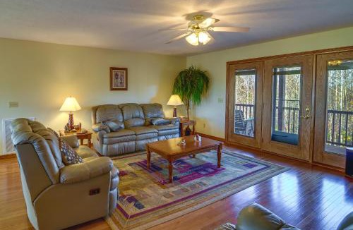 Byrdstown Apartment | Byrdstown Apartment < 4 Mi to Dale Hollow Lake!