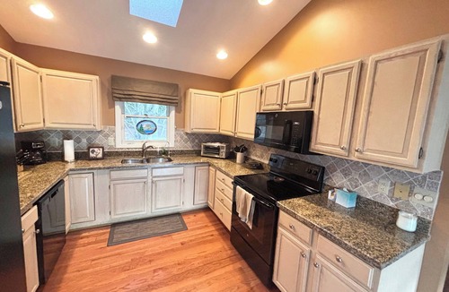 Charter Hills House | C-114 Four Bs on Beech Mountain