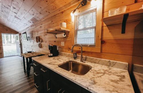 Hartwell Apartment | Cabin #1 Studio with Kitchenette