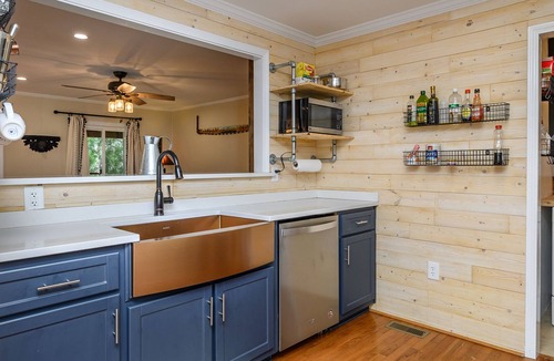 Tigerville Cabin | Cabin Retreat near Blueridge Mountains, scenic highway