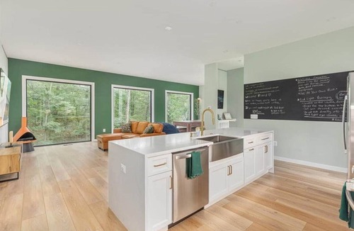 Mount Jackson House | Cabin with Sauna, EV, Pool Table, Bryce Resort, Lake Laura