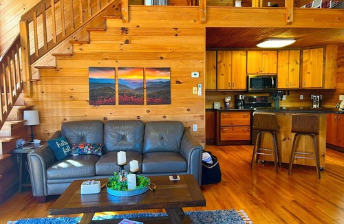 Boone Cabin | Cabin with Views, Foosball, Hot tub, minutes from Boone!