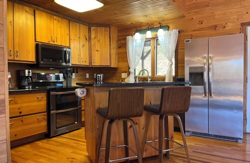 Boone Cabin | Cabin with Views, Foosball, Hot tub, minutes from Boone!