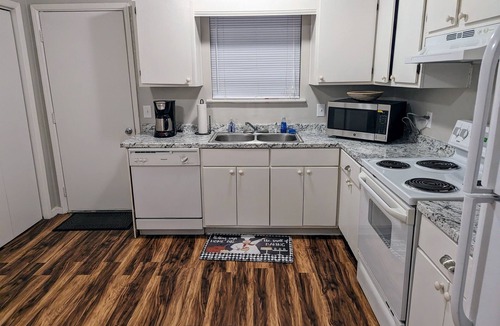 Calhoun House | Calhoun Executive Rental | Fast WiFi & Parking